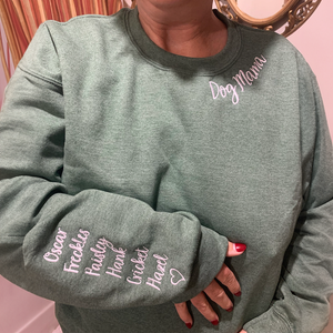 Custom Embroidered Aunt Sweatshirt with Children Names on Sleeve, Personalized Gift for Aunt or New Aunt
