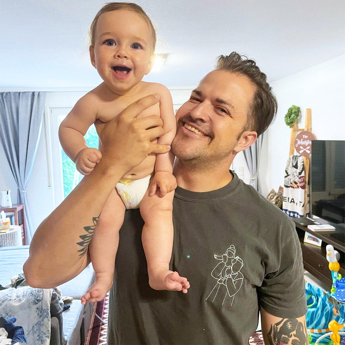 Father's Day Custom Outline Photo Embroidered Hoodie or Sweatshirt – Personalized Gift for Dad and Grandpa