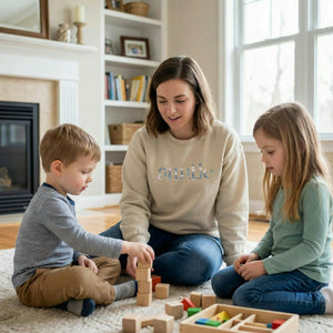 Embroidered Floral Auntie Sweatshirt - Personalized New Aunt Crewneck with Kid's Name's