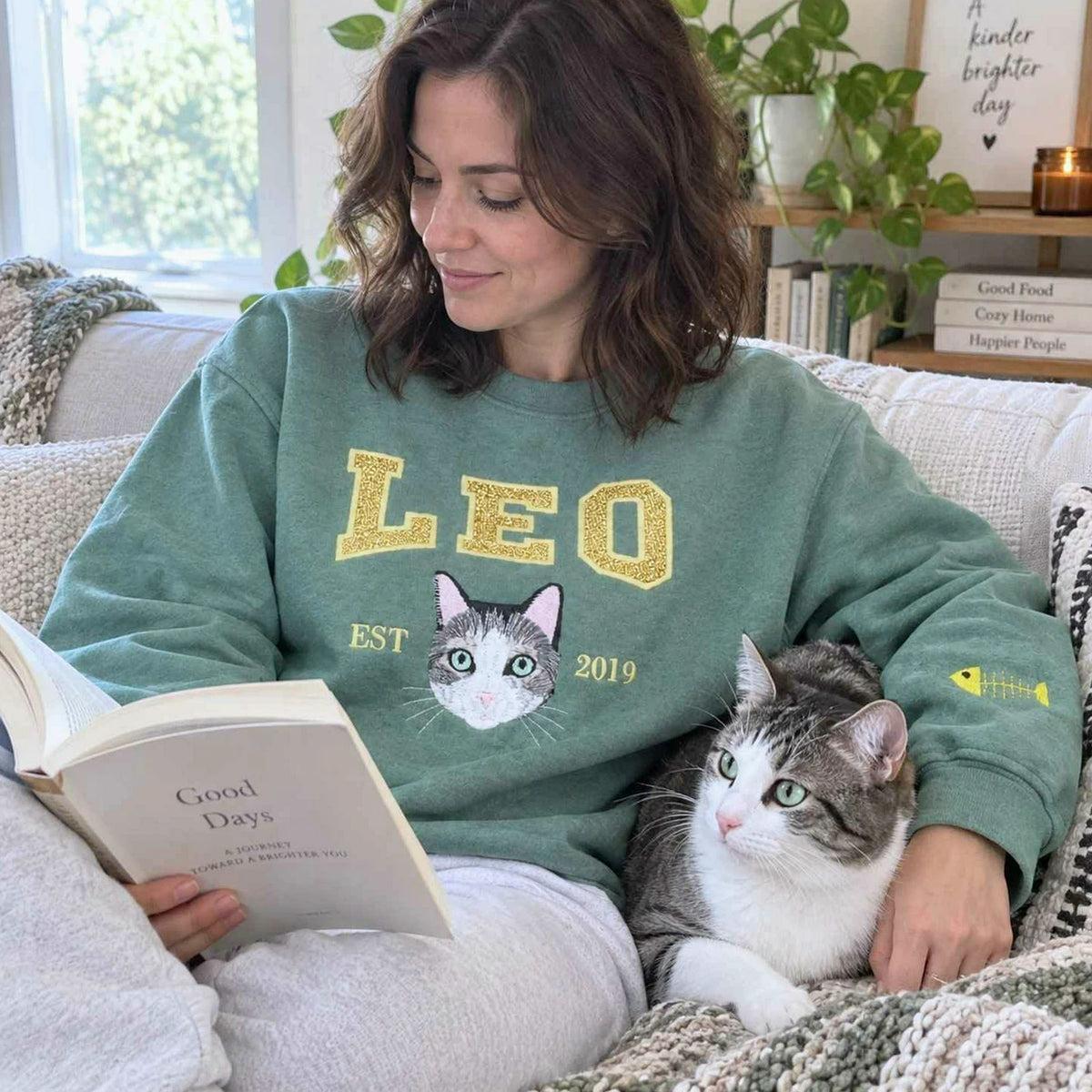Custom Glitter Cat Portrait Sweatshirt, Embroidered Cat Name Varsity Applique Crewneck, Cat Mom Gift
