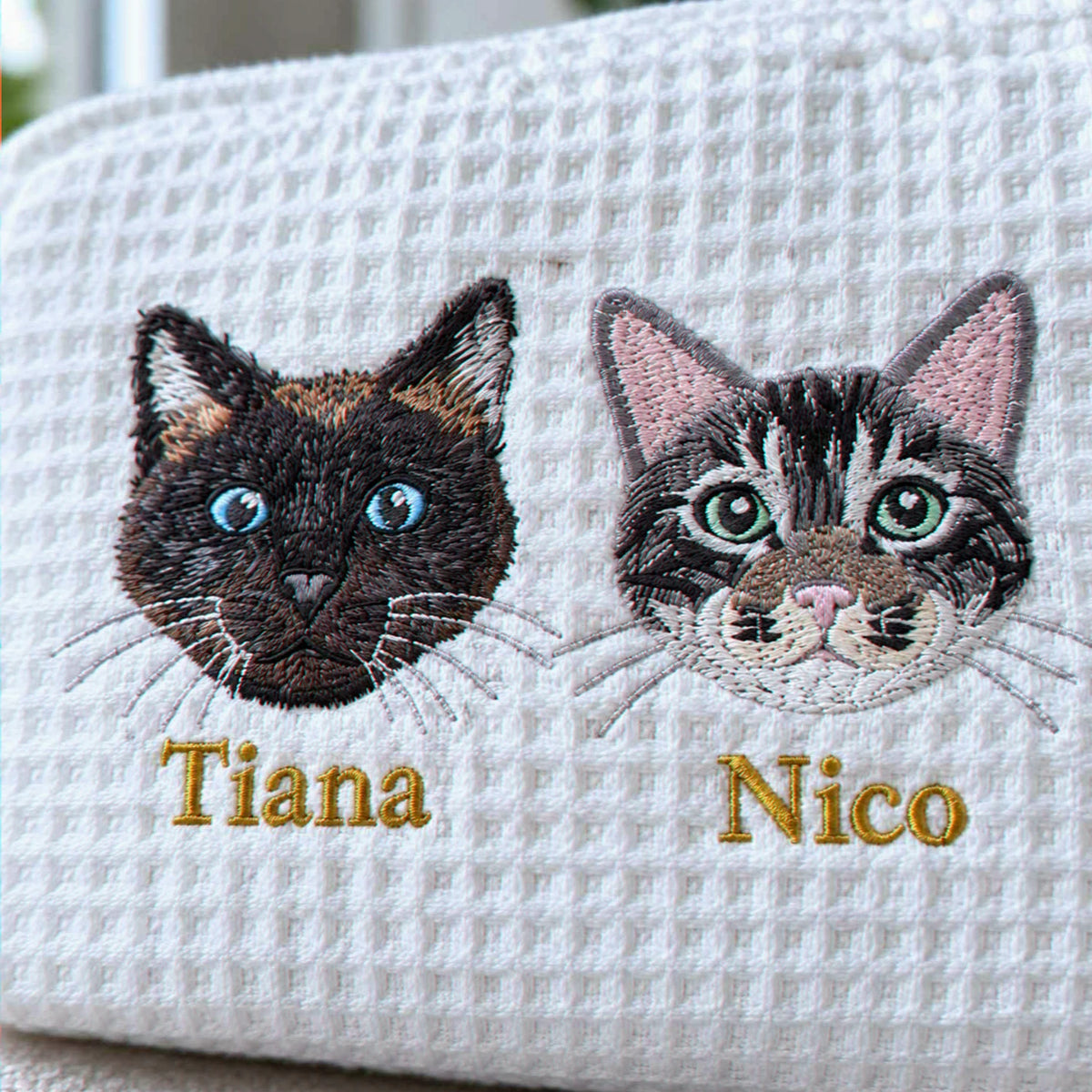 Custom Cat Makeup Bag, Embroidered Pet Portrait from Photo Makeup Bag, Cat Mom Bag, Bridesmaid Gift