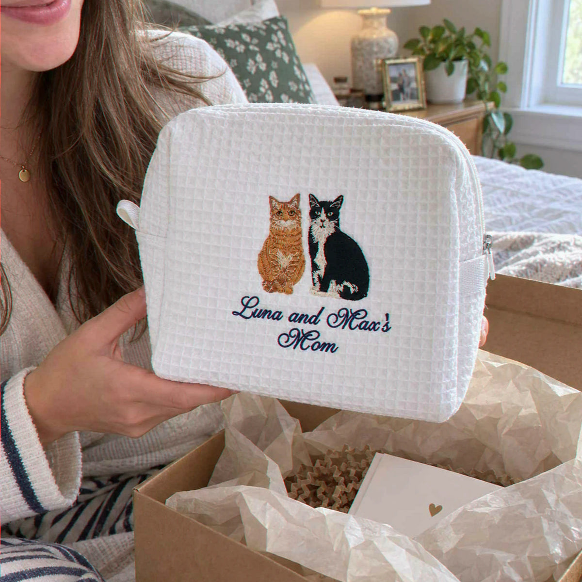 Custom Cat Waffle Cosmetic Bag, Embroidered Cat Portrait Travel Bag for Makeup, Accessory Gifts For Teen Girls