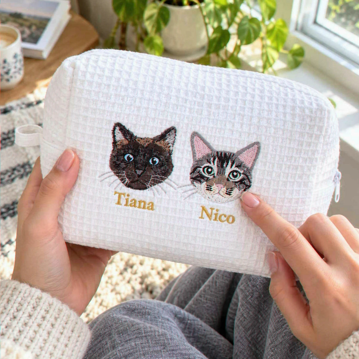 Custom Cat Makeup Bag, Embroidered Pet Portrait from Photo Makeup Bag, Cat Mom Bag, Bridesmaid Gift
