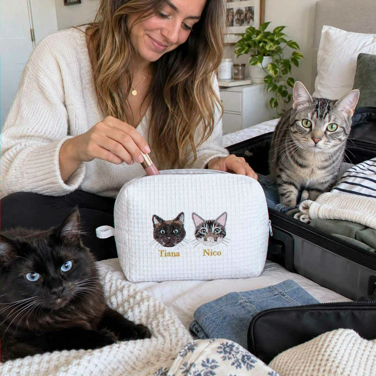 Custom Cat Makeup Bag, Embroidered Pet Portrait from Photo Makeup Bag, Cat Mom Bag, Bridesmaid Gift