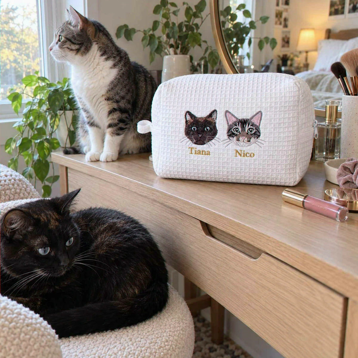 Custom Cat Makeup Bag, Embroidered Pet Portrait from Photo Makeup Bag, Cat Mom Bag, Bridesmaid Gift