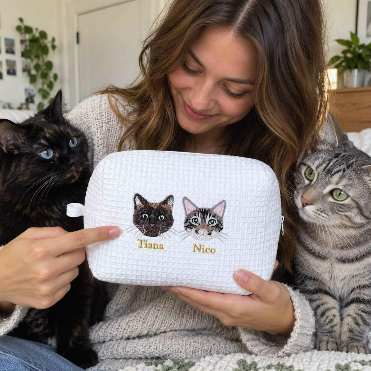 Custom Cat Makeup Bag, Embroidered Pet Portrait from Photo Makeup Bag, Cat Mom Bag, Bridesmaid Gift