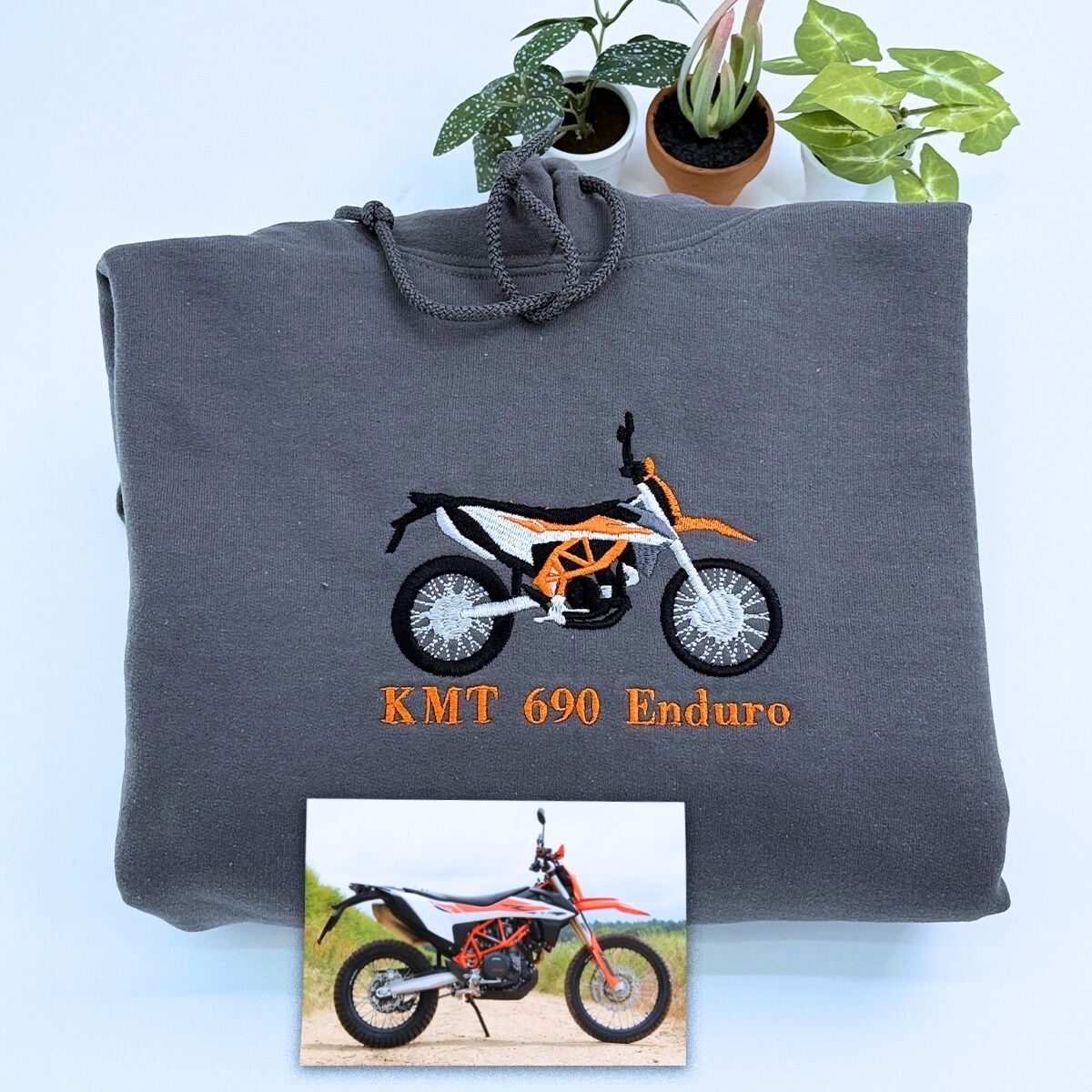 Custom embroidered sweatshirt showing a man's motorbike based on photo, ideal personalized gift for biker boyfriend