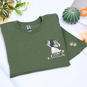 Custom t-shirt with embroidered dog face portrait, ideal gift for pet lovers and dog owners