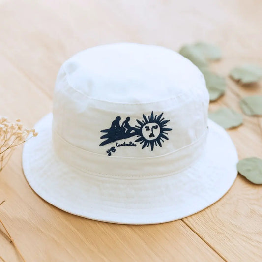Custom embroidered bucket hat for girls with name – ideal for travel, vacations, outdoor adventures or gifting