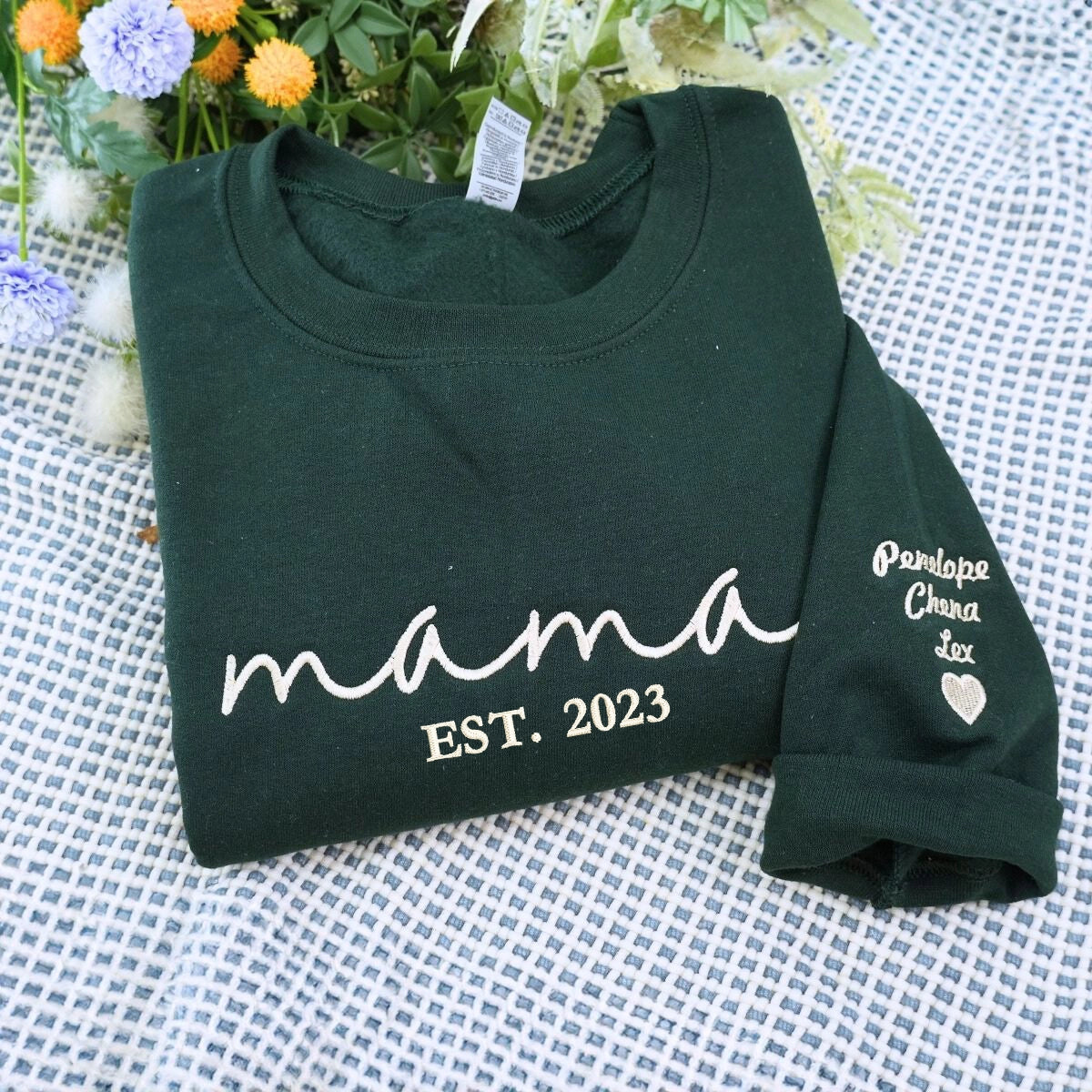 Personalized embroidered mama sweatshirt with custom name on sleeve, perfect Mother’s Day gift