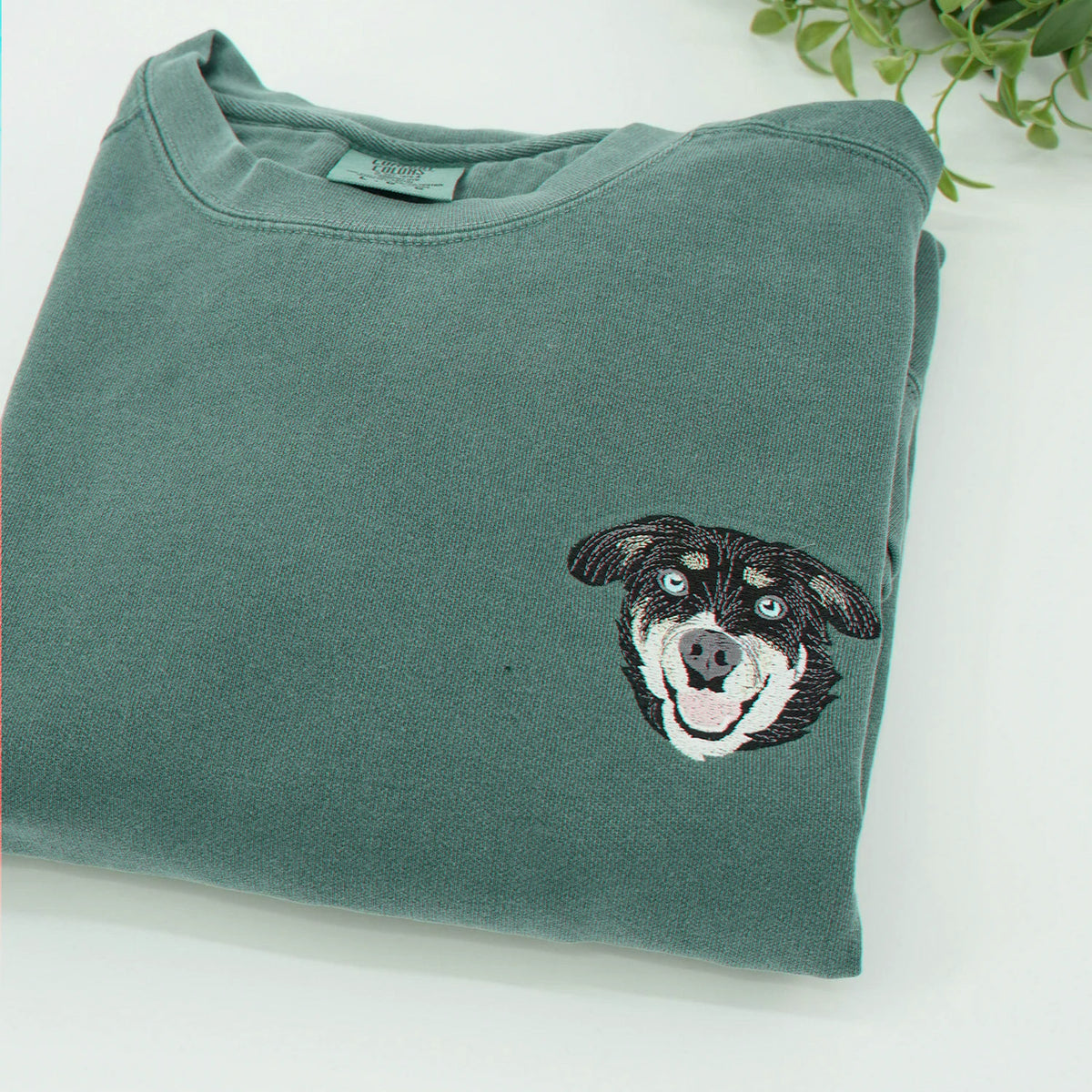Custom Dog Portrait Sweatshirt for Birthday Dad - Embroidered Pet Photo Crewneck & Name - Gift for Him