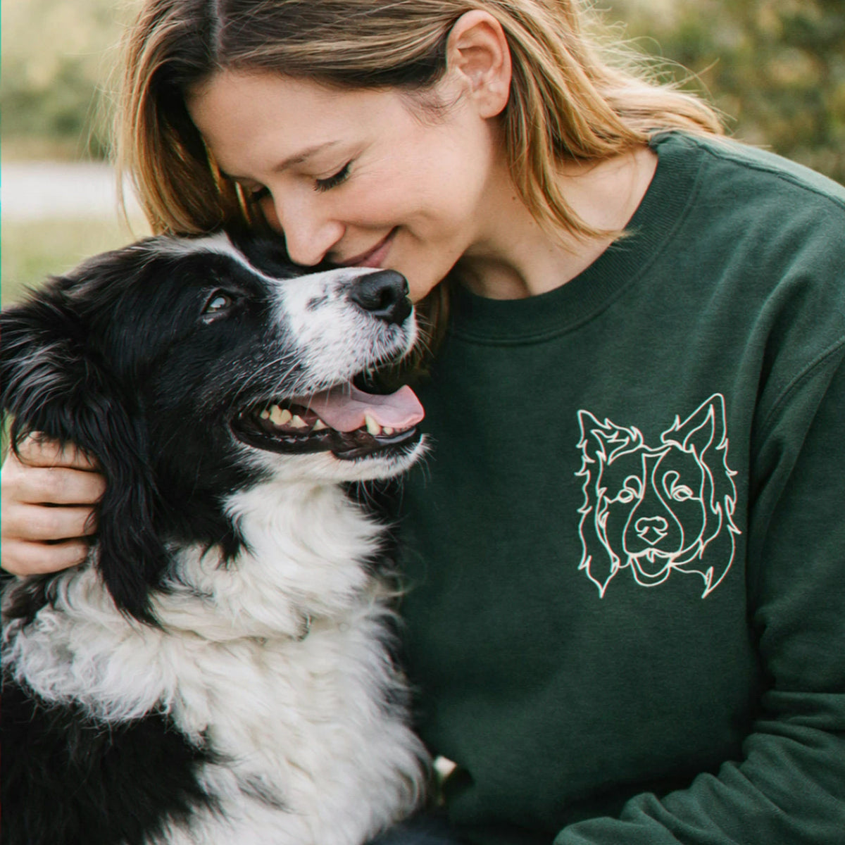 Custom Dog Outline Sweatshirt for Birthday Mom - Minimalist Embroidered Pet Photo Crewneck & Name - Gift for Her