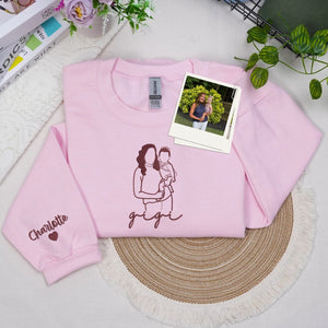 Custom Gigi Photo Line Art Embroidered Sweatshirt Hoodie - Personalized Mother's Day 2026 Gift for Gramdma