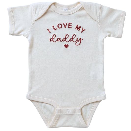 Embroidered "Hi Daddy" baby onesie for newborn, perfect first-time dad gift and baby announcement outfit