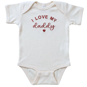 Embroidered "Hi Daddy" baby onesie for newborn, perfect first-time dad gift and baby announcement outfit