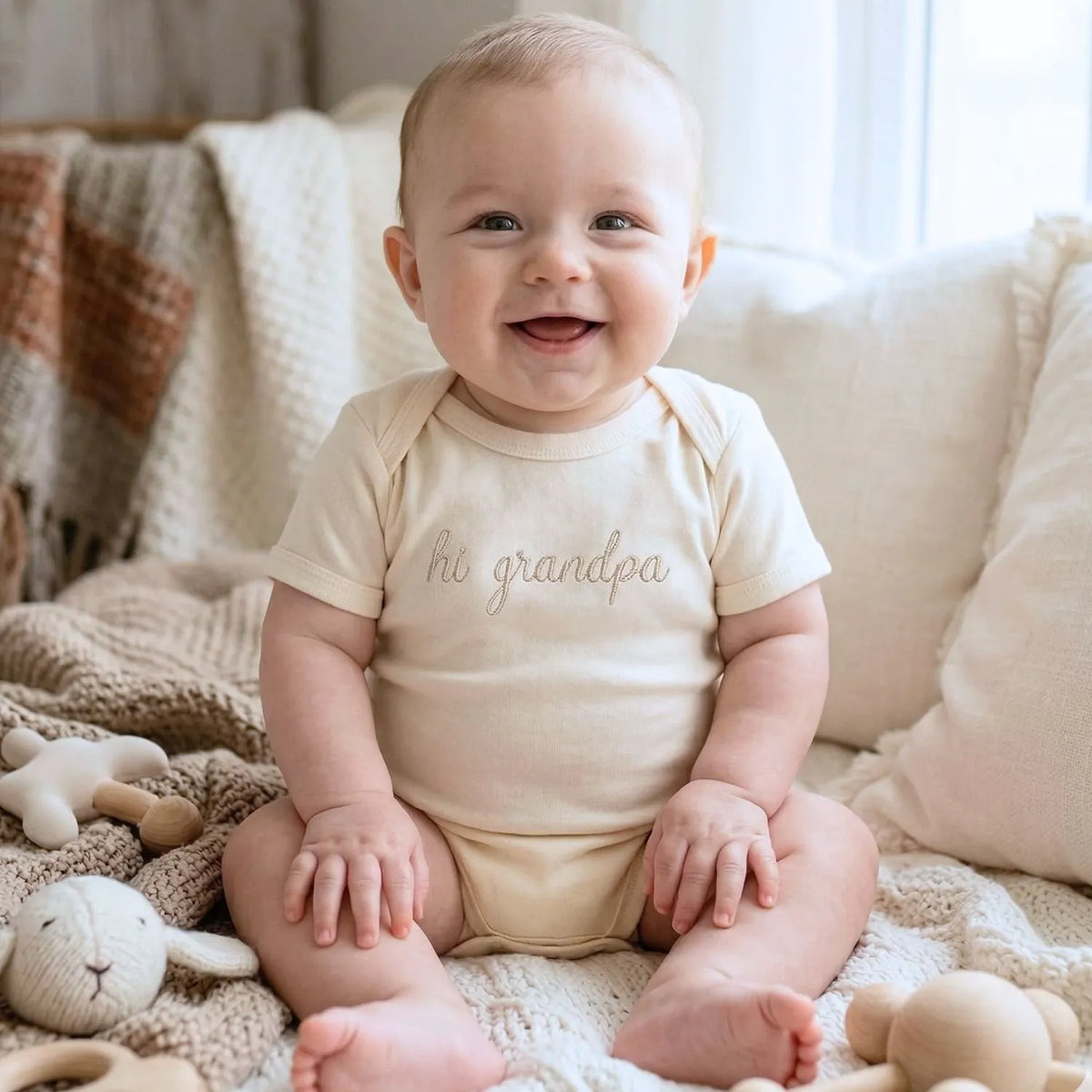 Embroidered “Hi Grandpa” baby onesie for newborn, perfect personalized gift for first grandbaby announcement