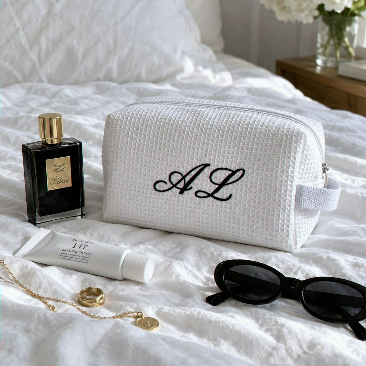 Personalized Makeup Bag with Initials, Embroidered Modern Minimalist Cosmetic Bag, Bride Bag