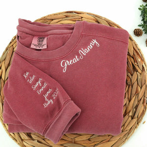 Personalized Embroidered Mama Sweatshirt With Kid Name on, New Mom Gift, Gift for Wife