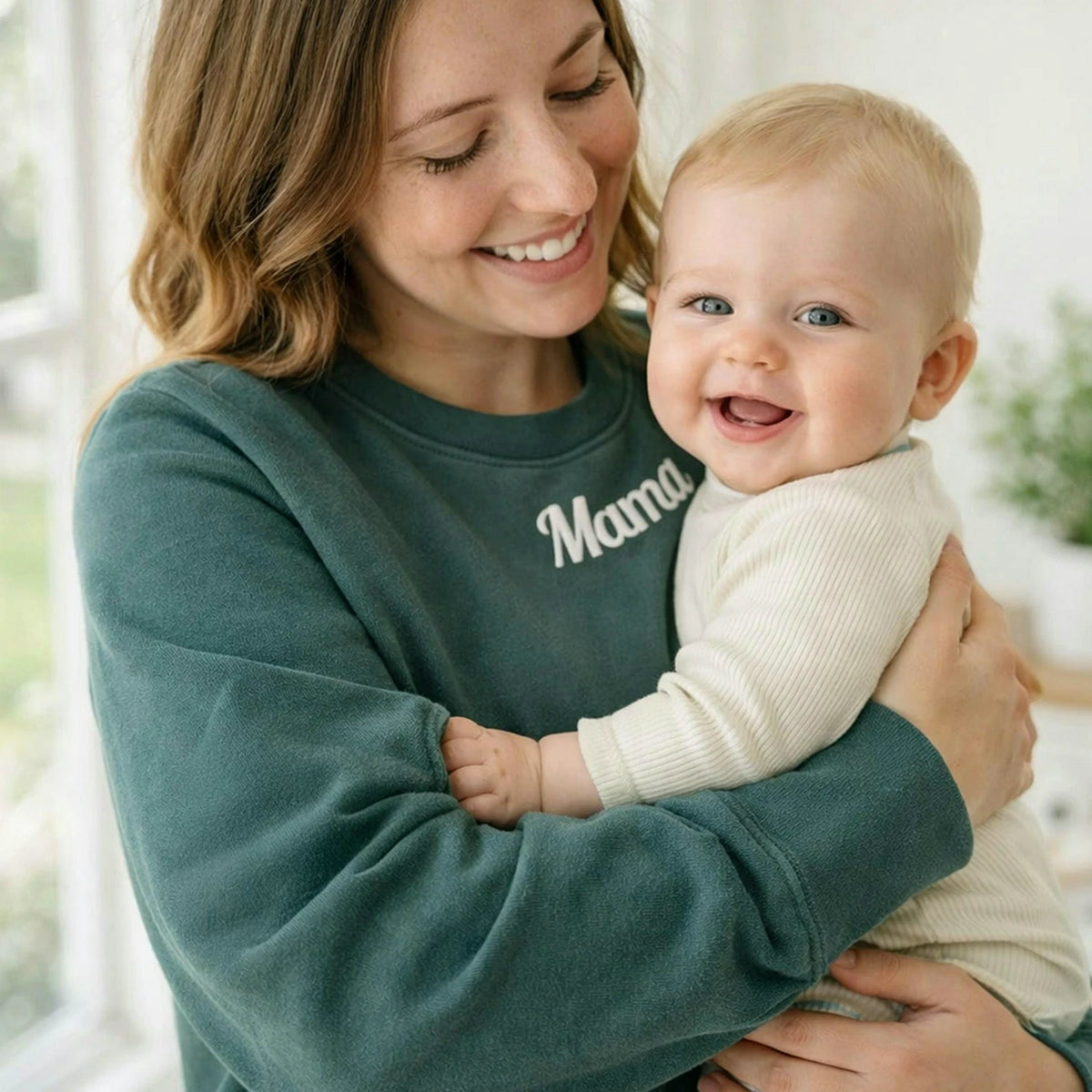 Personalized Embroidered Mama Sweatshirt With Kid Name on, New Mom Gift, Gift for Wife