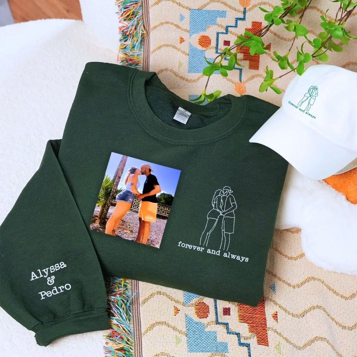 Matching sweatshirt and beanie hat set for couples – cozy gift idea for winter