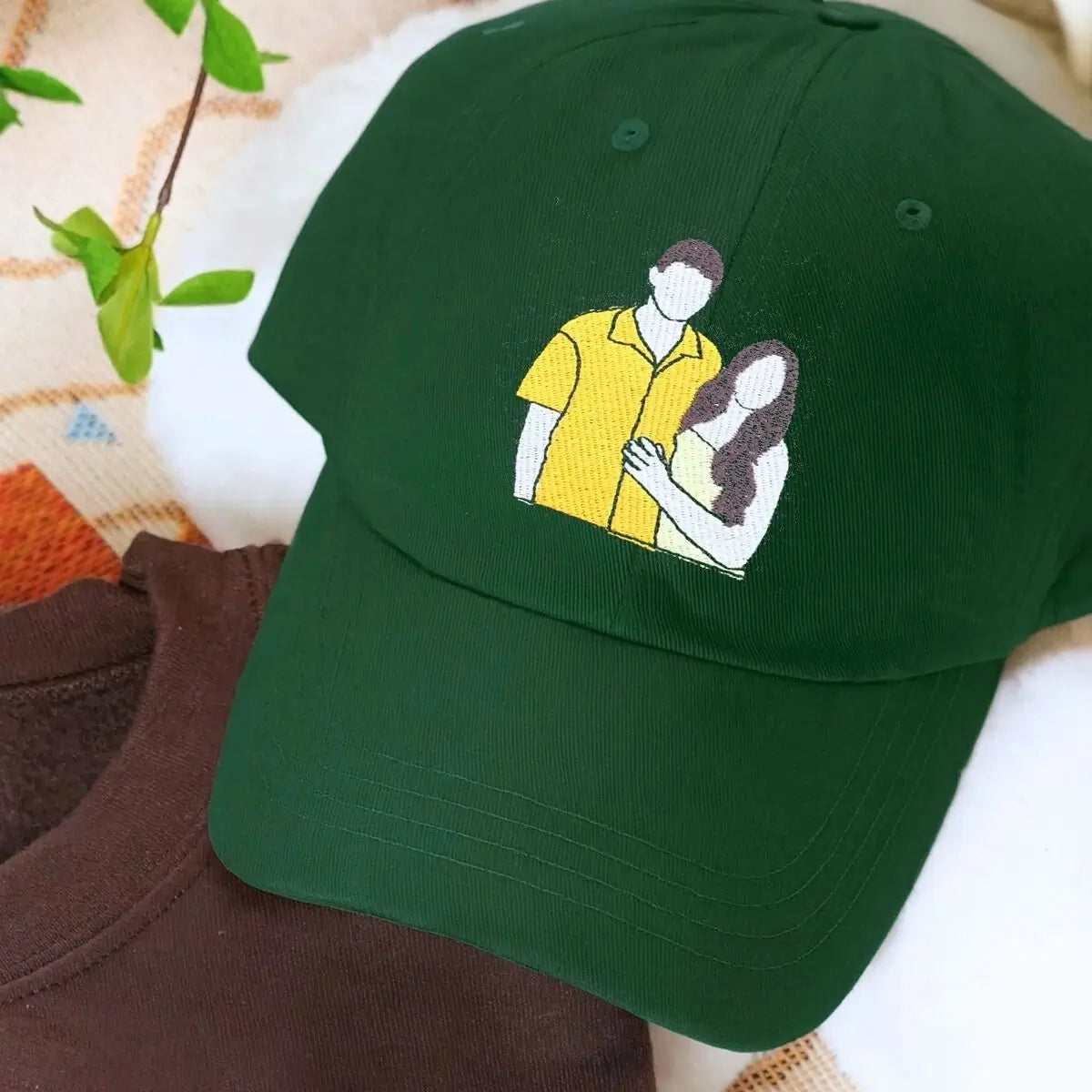 Matching sweatshirt and beanie hat set for couples – cozy gift idea for winter