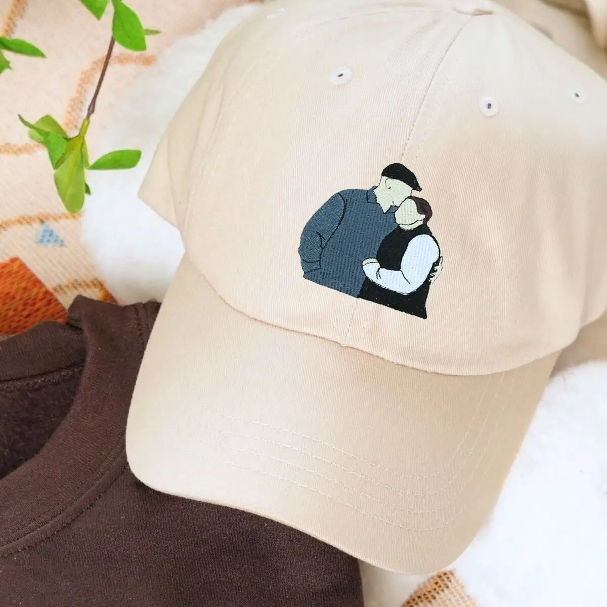 Matching sweatshirt and beanie hat set for couples – cozy gift idea for winter