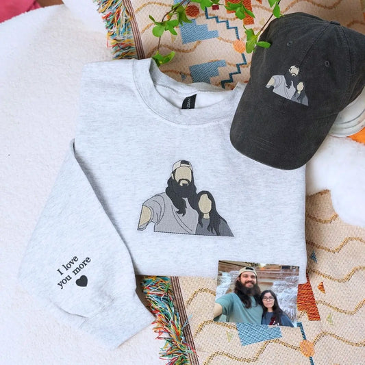 Matching sweatshirt and beanie hat set for couples – cozy gift idea for winter