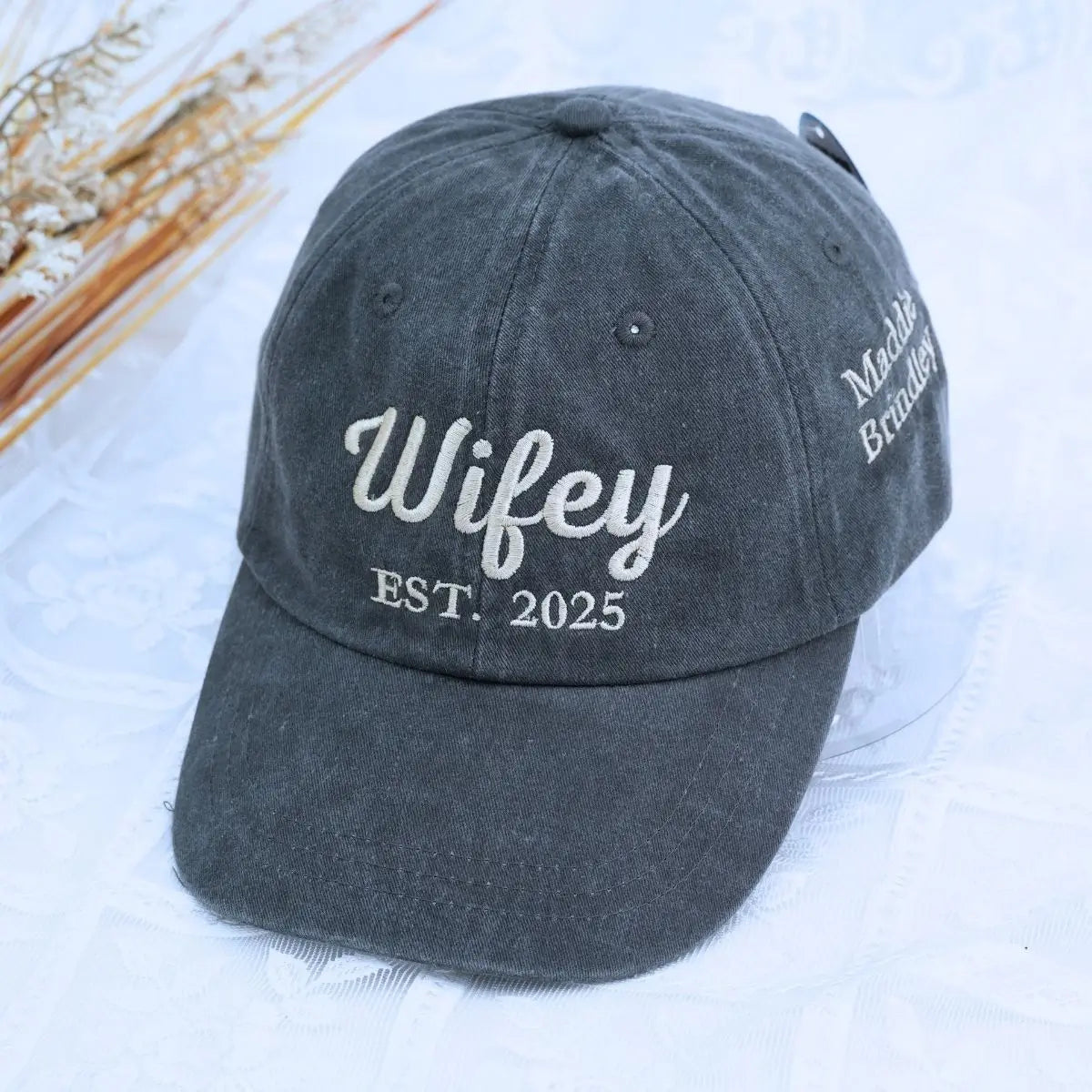 Matching embroidered hubby and wifey hats – personalized couple gift for weddings, engagements, or honeymoon photos.