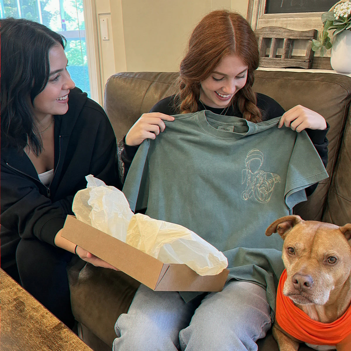 Custom Pitbull Outline T-Shirt - Minimalist Embroidered Pet Photo Line Art Tee & Name for Dog Parent