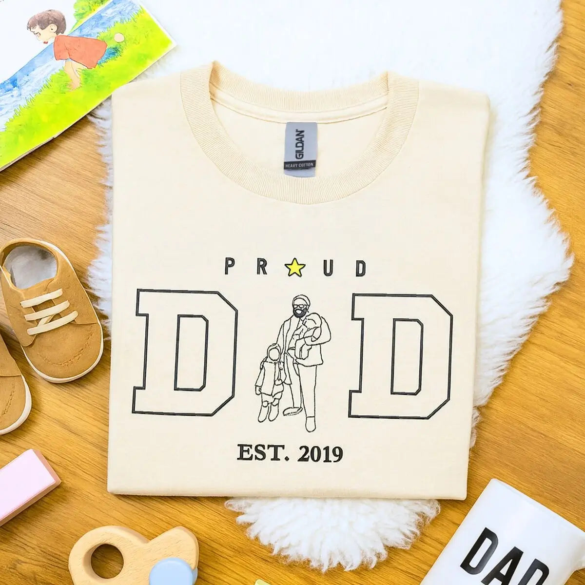 Custom embroidered proud dad shirt with photo portrait and name on sleeve – perfect Father’s Day gift