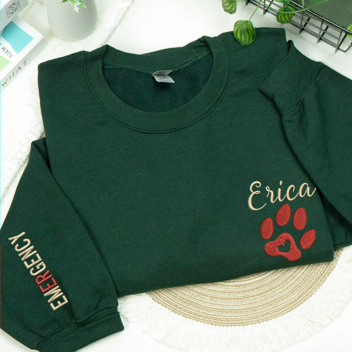 Embroidered Vet Assistant Sweatshirt - Personalized Name & Paw, Veterinary Nursing Gift
