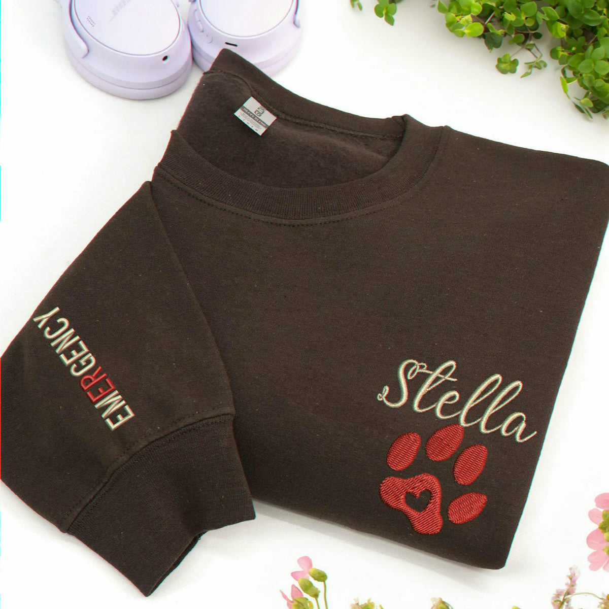 Embroidered Vet Assistant Sweatshirt - Personalized Name & Paw, Veterinary Nursing Gift