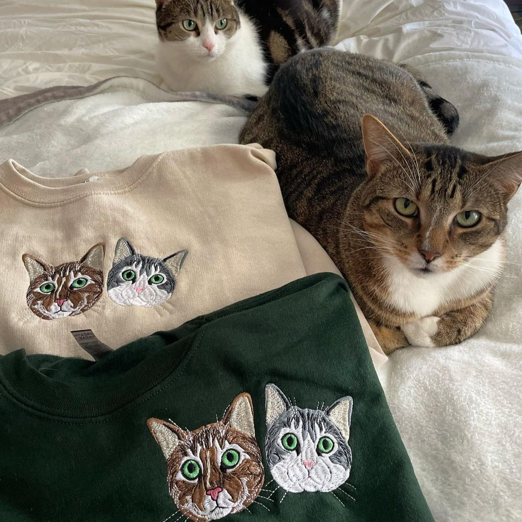 Sweatshirts with on sale cats on them